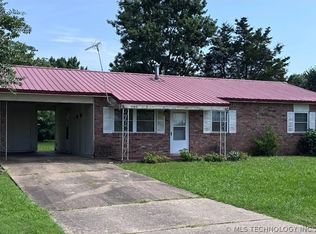 1106 W Hickory St, Stilwell, OK 74960
