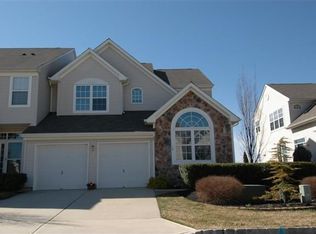 14 Saint Andrews Ct, Mount Holly, NJ 08060