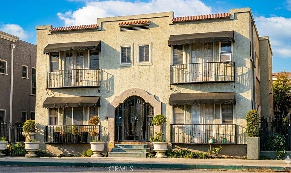 1st image of 219 Redondo Ave