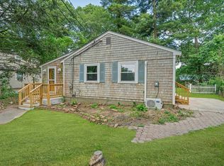 13 Hickory Rd, Halifax, MA 02338