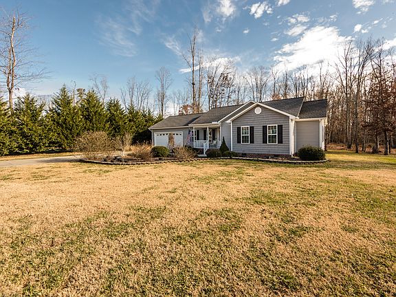 2nd image of 110 Cactus Ln