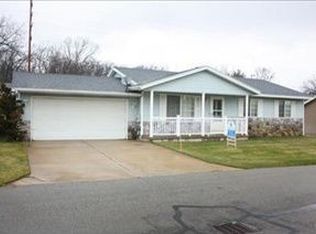 349 York View Ln NW, Comstock Park, MI 49321