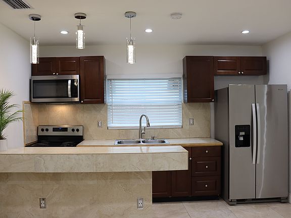 3rd image of 3261 NW 52nd St #1