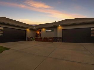1818 N 197th St, Elkhorn, NE 68022