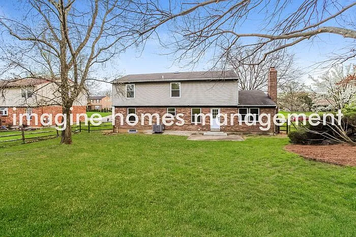 676 Harcourt Dr — Photo 15