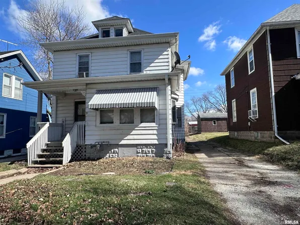 145 15th St, Silvis, IL 61282