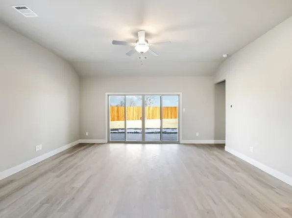 2220 Zephyr Dr, Princeton, TX 75407