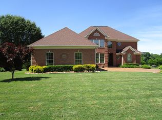 250 Rivers Edge Dr, Loudon, TN 37774