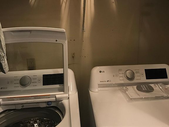 2nd floor washer and dryer