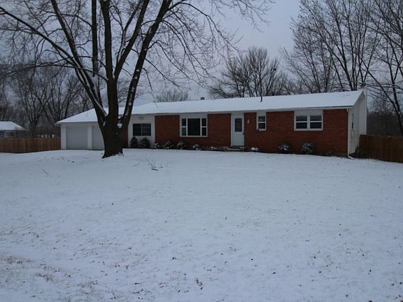 3rd image of 3105 N Lawrence Dr