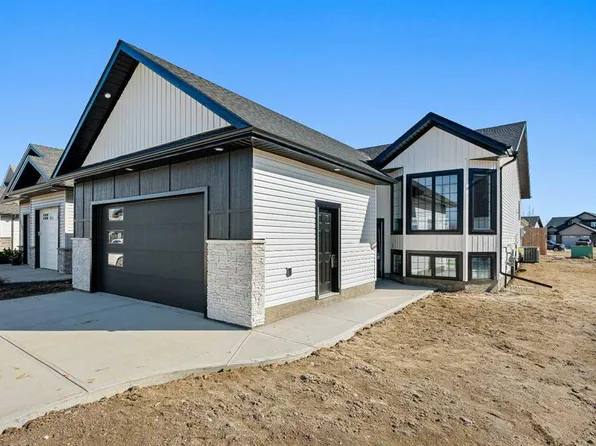 7111 N 37th St, Lloydminster, AB T9V 3R1