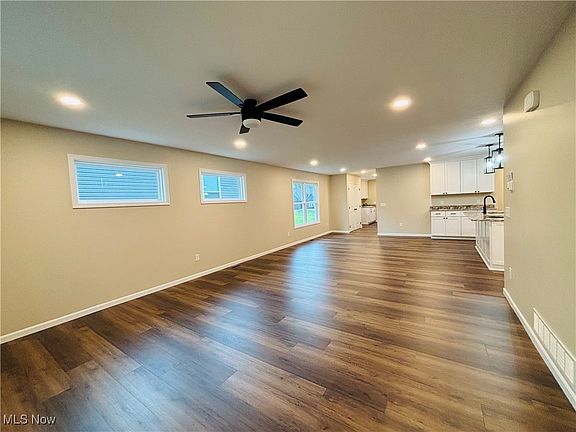 2nd image of 425 Thorn Way