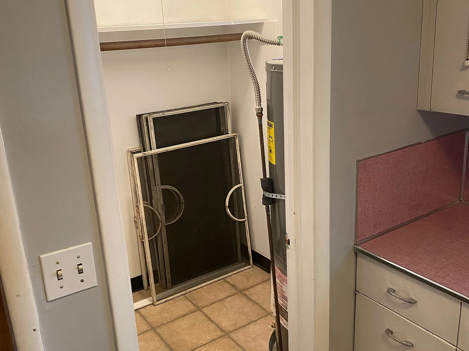 Studio, 1.0 bath, 350 sqft, $730 — Photo 2