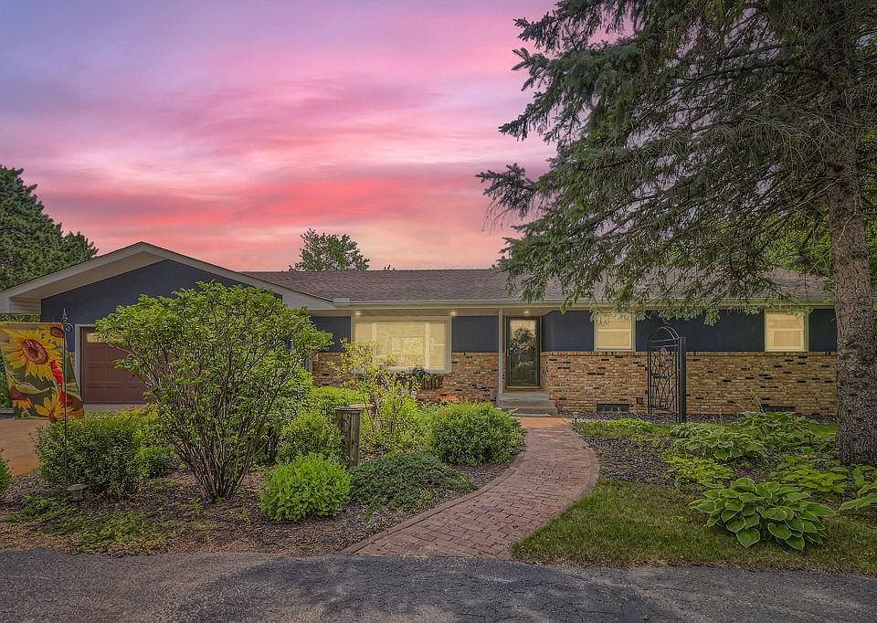 1st image of 16731 Valley Dr NW