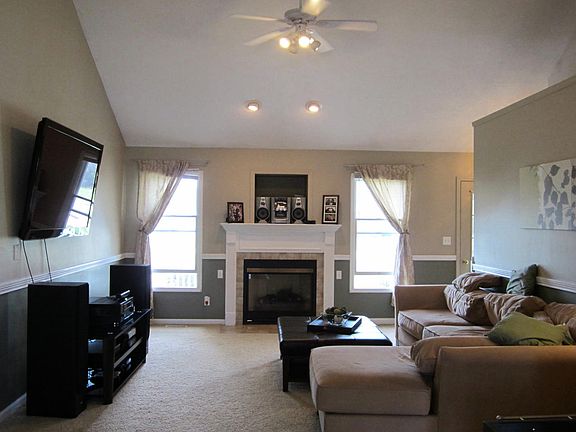 2nd image of 465 W Trillium Cir