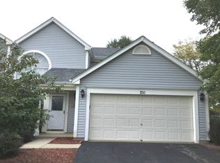 700 Legends Dr, Carol Stream, IL 60188