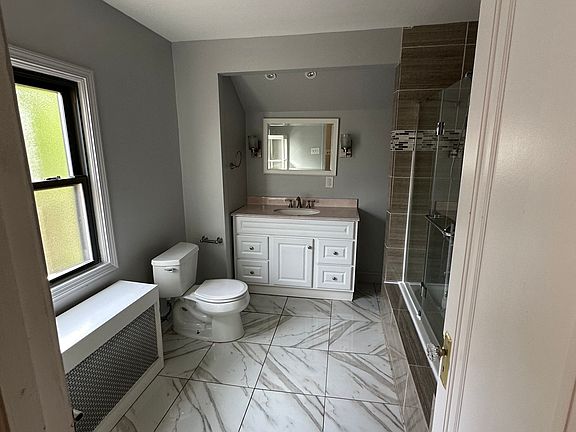 2nd image of 33 Oakley Ave