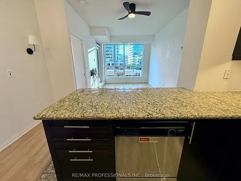 628 Fleet St #522 — Photo 4
