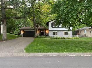 2096 Vienna Ln, Eagan, MN 55122