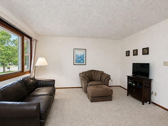 4th image of 214 Terrace View Dr