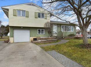 6869 Spring Creek Rd, Macungie, PA 18062