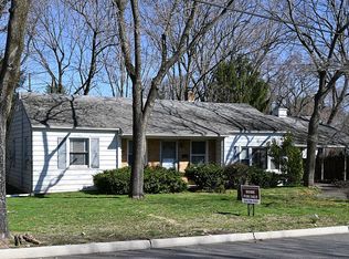 16 Hilltop Blvd, East Brunswick, NJ 08816