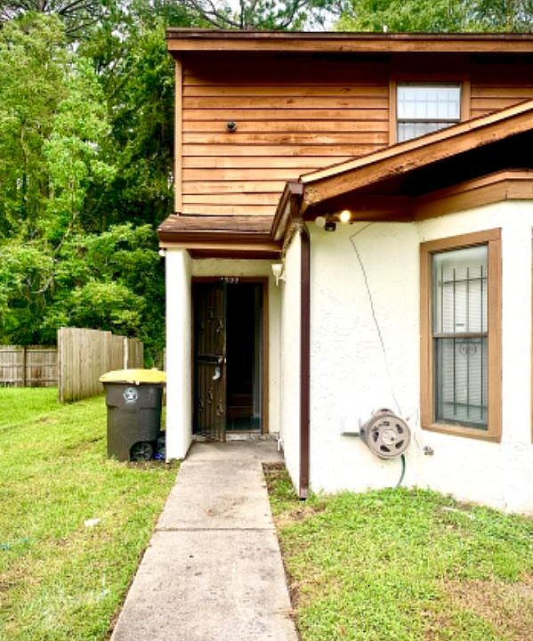 1st image of 4522 Melissa Ct W