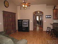 4th image of 627 Hunter Dr