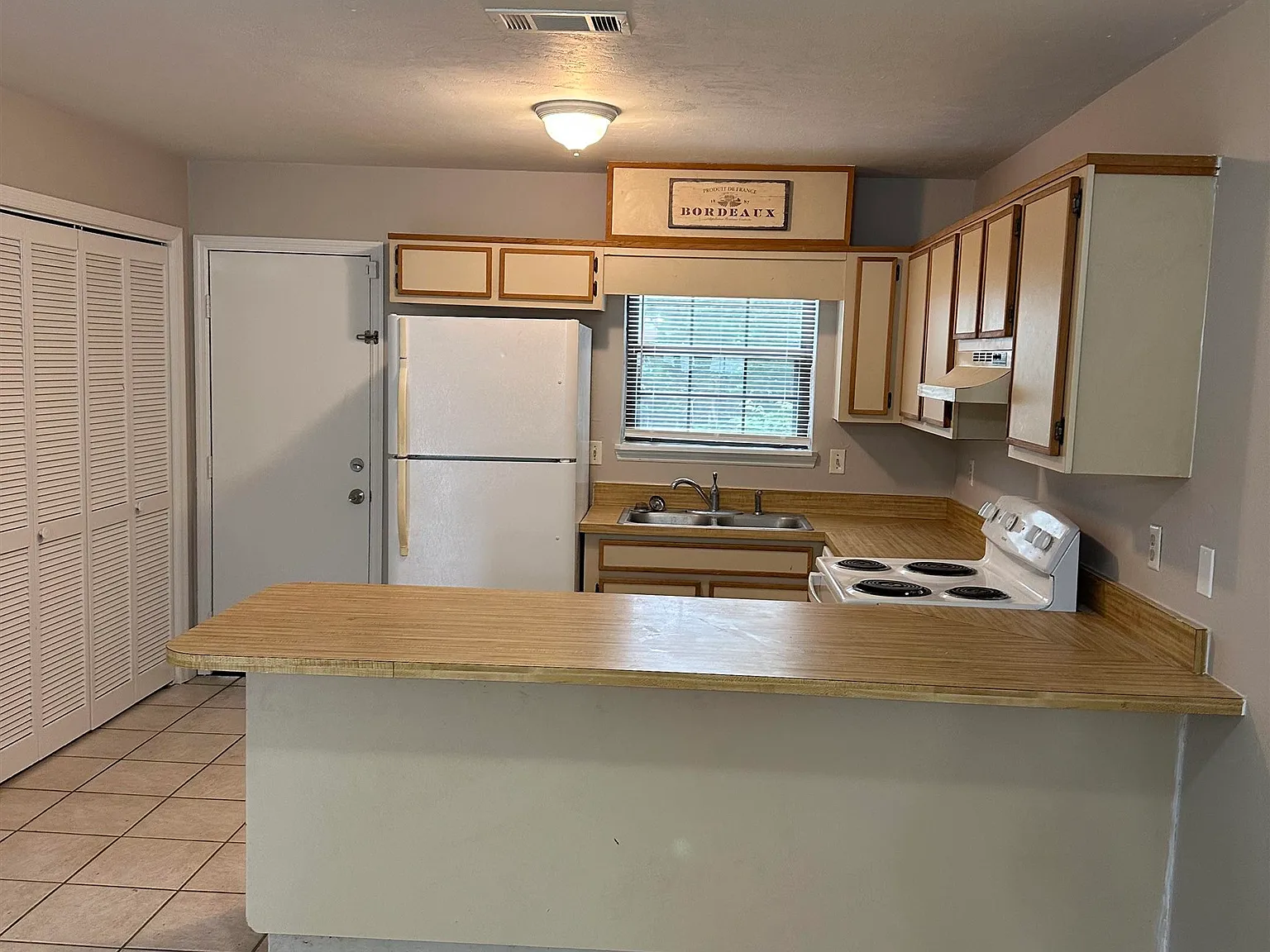 2 bed, 1.5 bath, 960 sqft, $1,450 — Photo 3