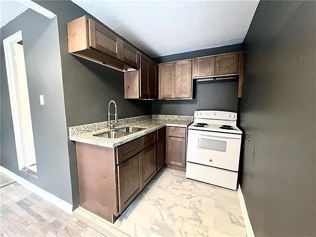 1011 Wilkinson St #B — Photo 3