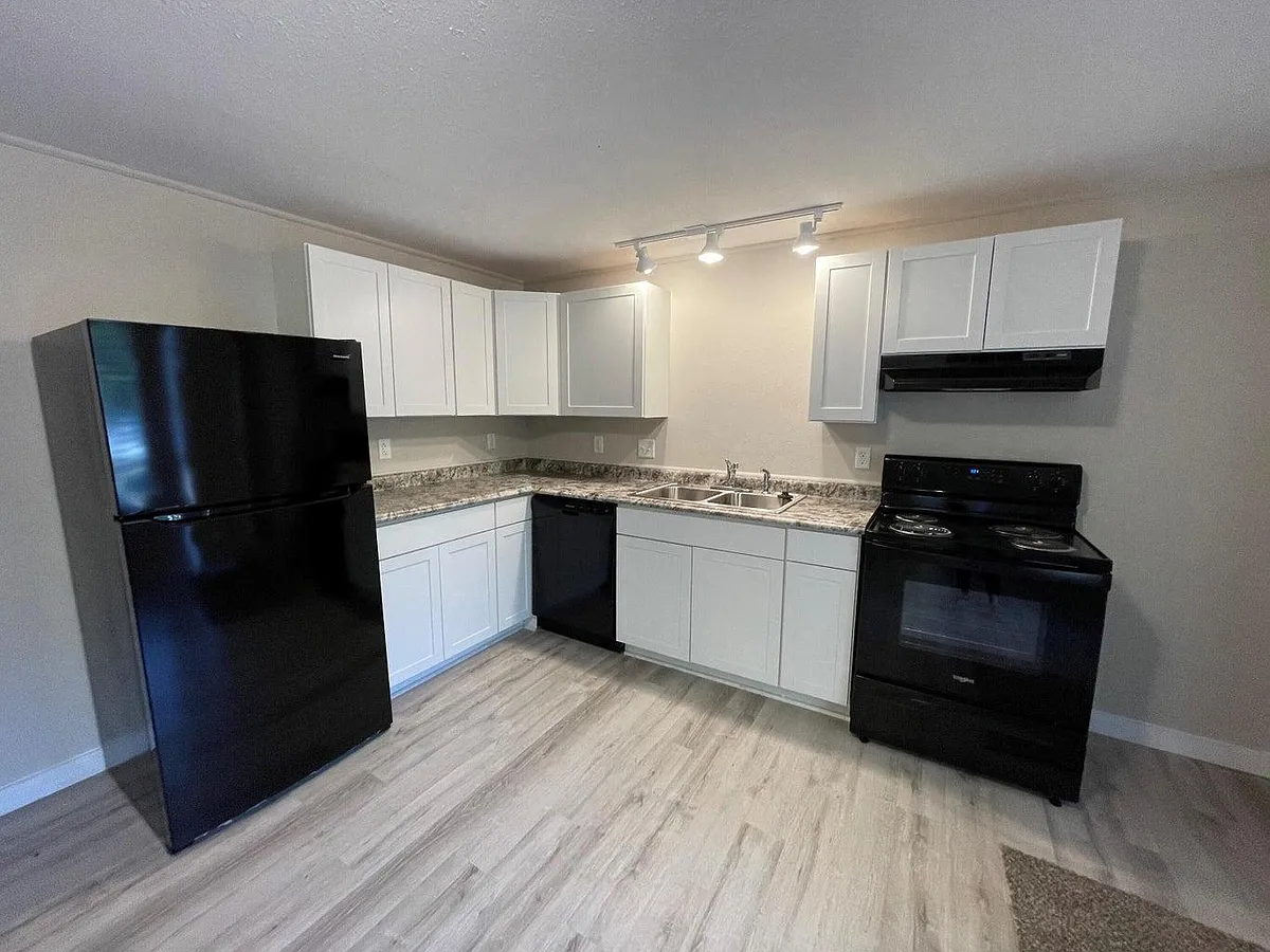 Building Photo - 2174 N Kellett Ave #B