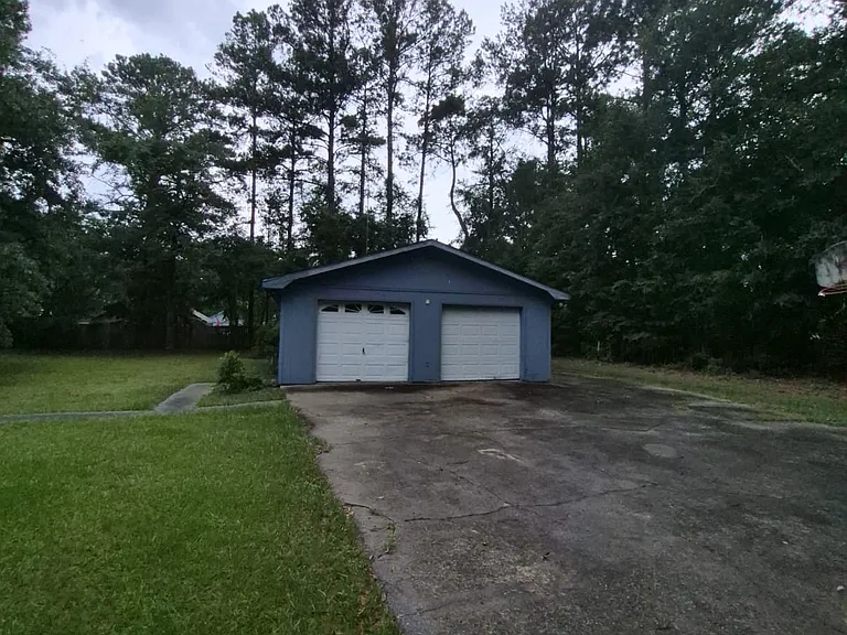 111 Becky St — Photo 28