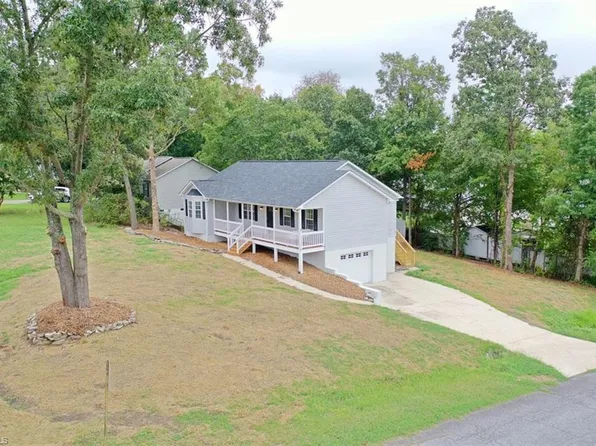 100 Hidden Hills Dr, Thomasville, NC 27360