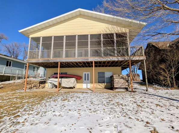 25861 105th St, Spirit Lake, IA 51360