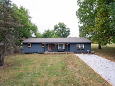 202 E Cawlfield Street, Ash Grove, MO, 65604