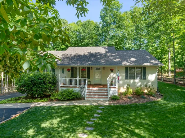 384 Jefferson Dr, Palmyra, VA 22963