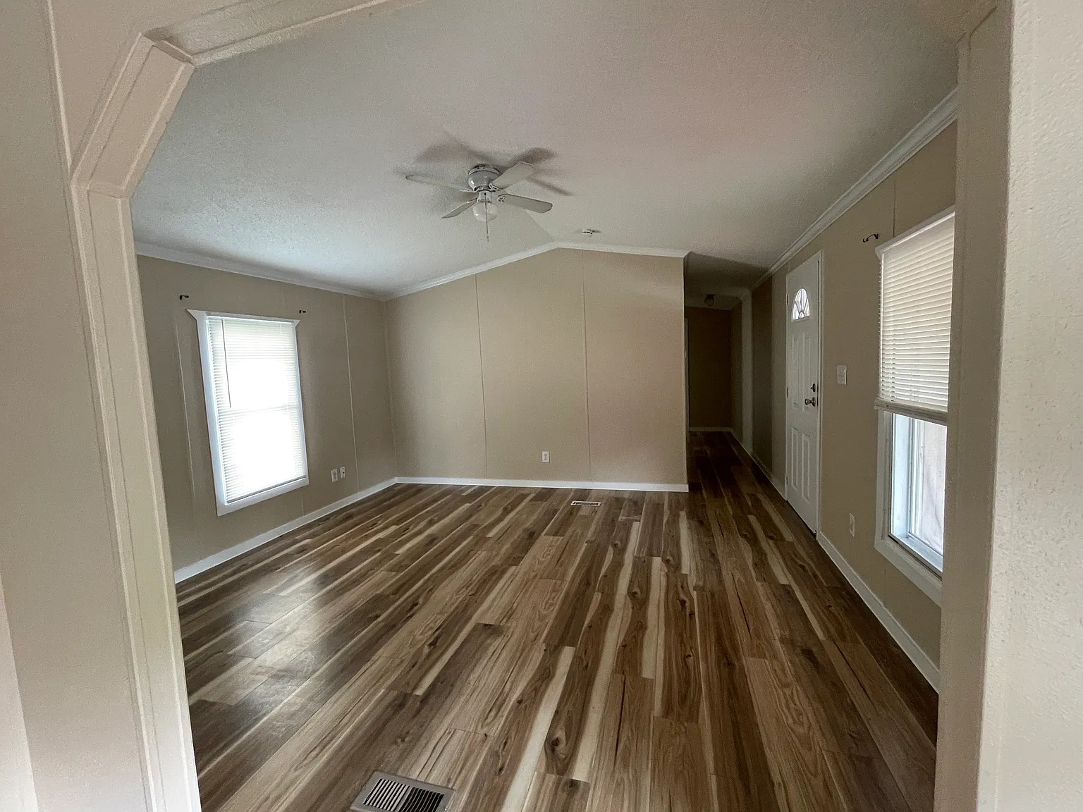 3 bed, $1,300 — Photo 3