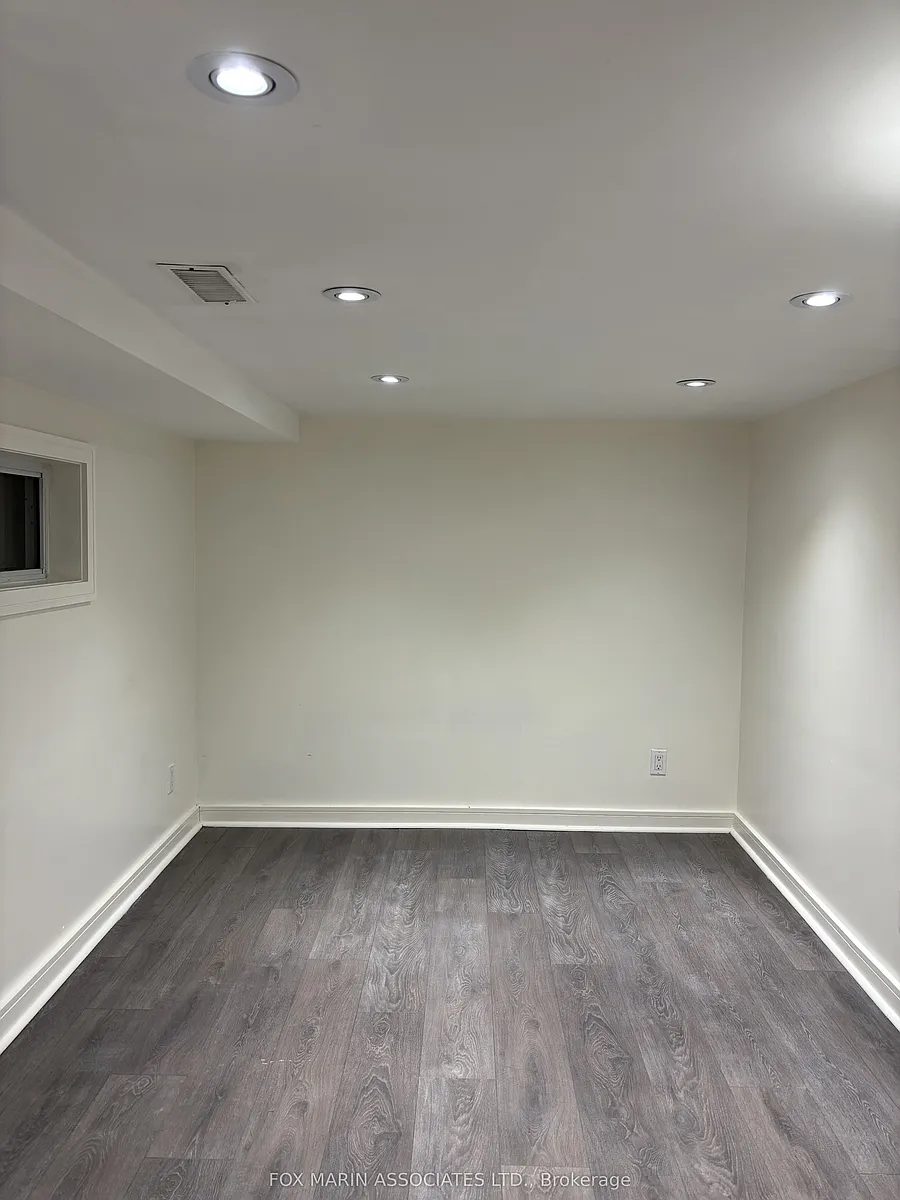 Building Photo - 16 Montrose Ave #BASEMENT