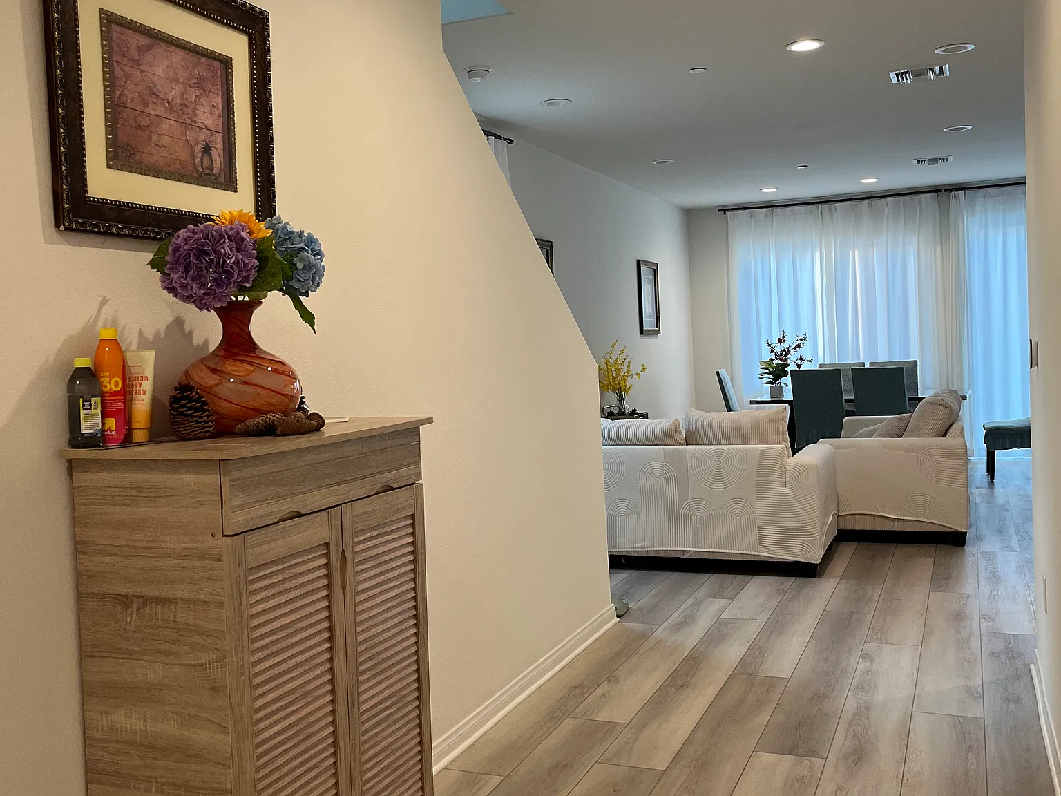 5 bed, 3.5 bath, 2375 sqft, $700 — Photo 4