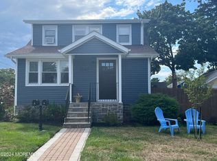 154 8th St #A, Belford, NJ 07718