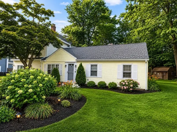 39 Birchcroft Rd, Canton, MA 02021