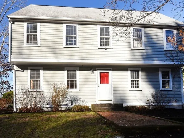 4 Fletcher Dr, Marshfield, MA 02050