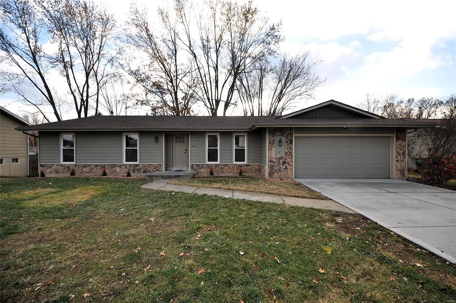 7 Glenview Dr photo 1