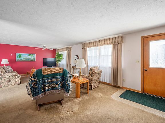 5th image of 2700 N Richmond Dr