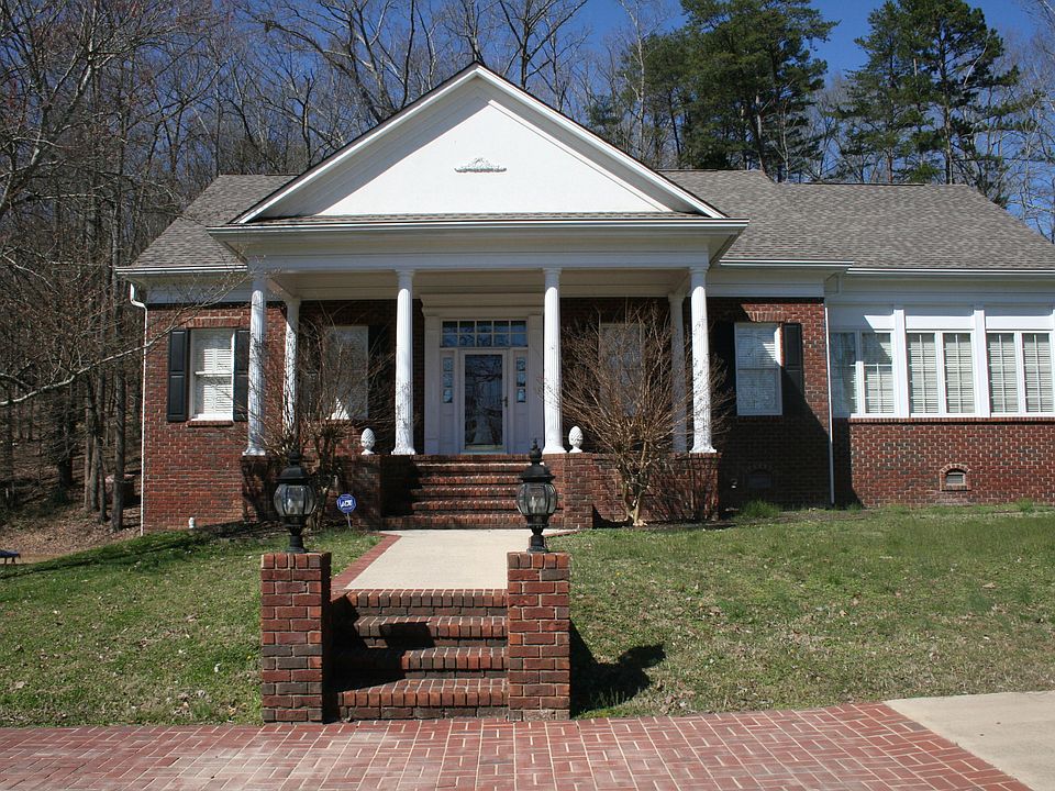 1st image of 810 Holly Ave