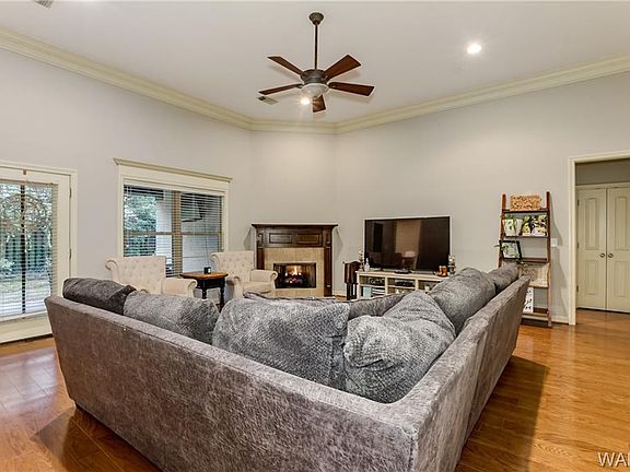 5th image of 4351 Evangeline Way