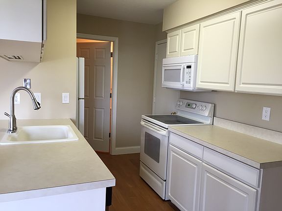 5th image of 1432 Harbor Dr #109