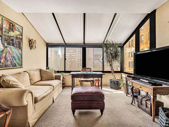 5th image of 117 E 57th St APT 35B