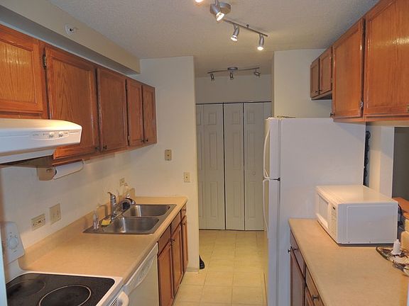 4th image of 1800 Huntington Blvd APT 204