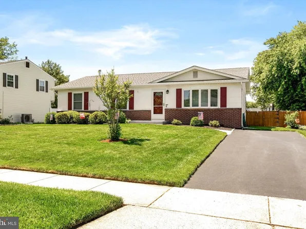 11 Lilac Dr, Ewing, NJ 08638